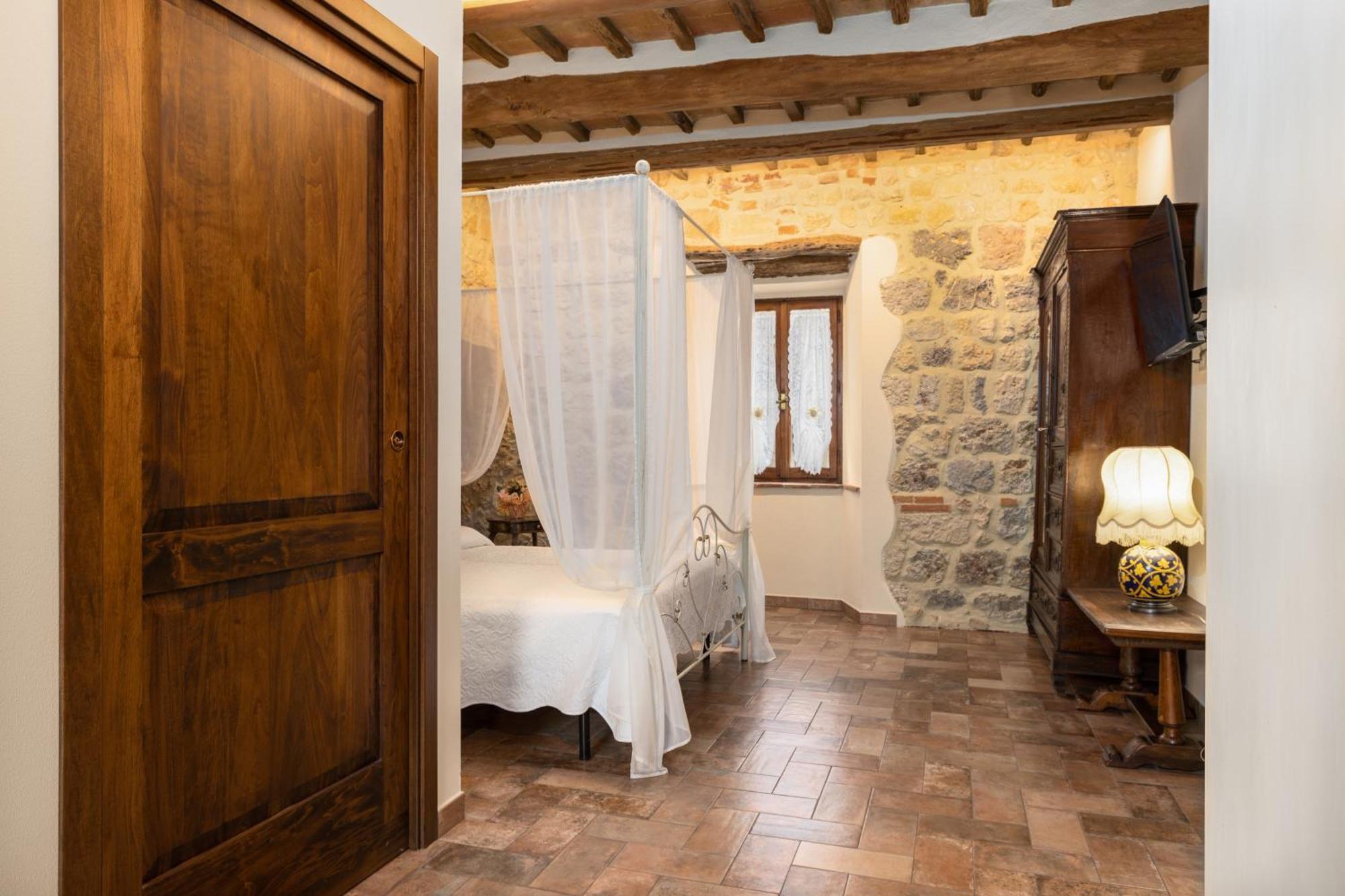 Hotel Sognare Nel Castello Monteriggioni Exterior foto